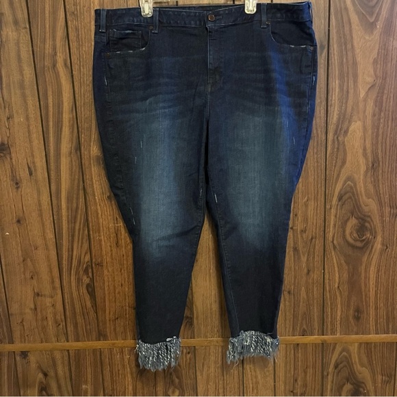 Lane Bryant Blue Dark Wash Distressed Raw Hem Stretch Skinny Jeans Sz 26 Regular - Picture 1 of 5
